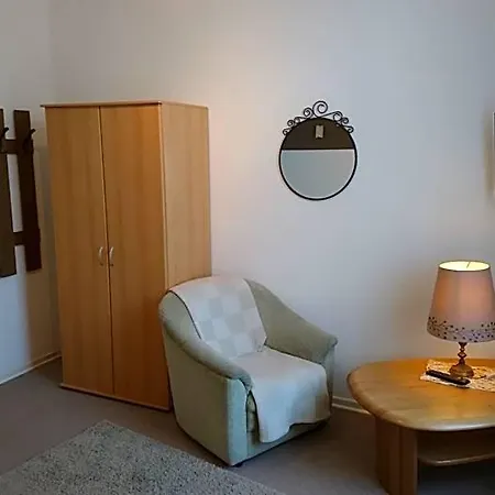 Zur Post Hotel *