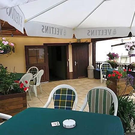 Zur Post Hotel *
